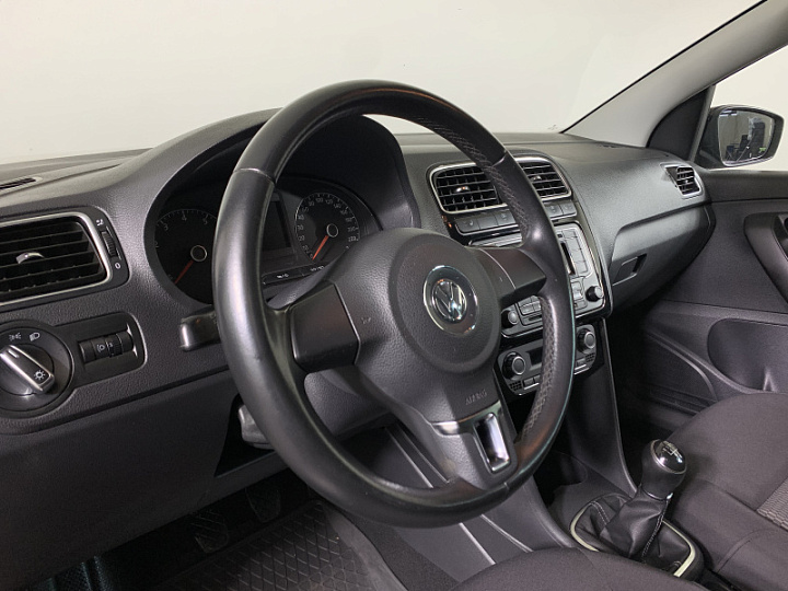 Volkswagen Polo 1.6, 2014 года, Механика, Коричневый