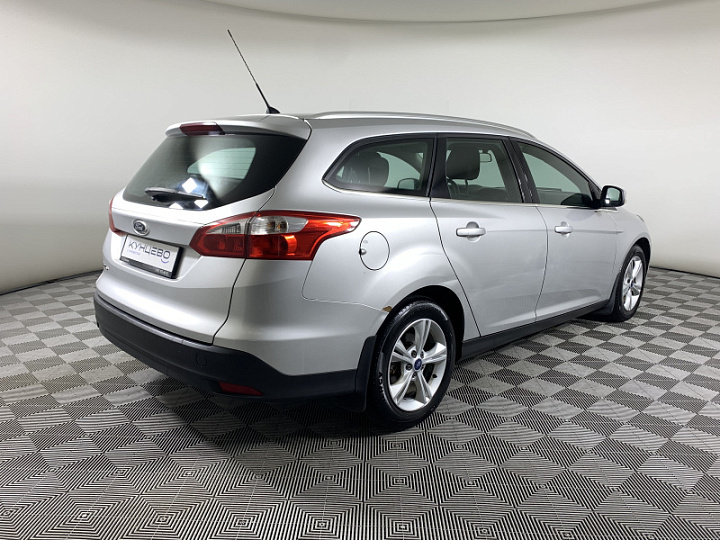 Ford Focus 1.6, 2014 года, Механика, Серебристый