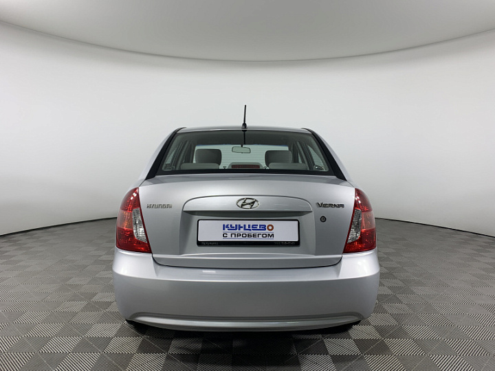 HYUNDAI Verna 1.4, 2007 года, Механика, Серебристый