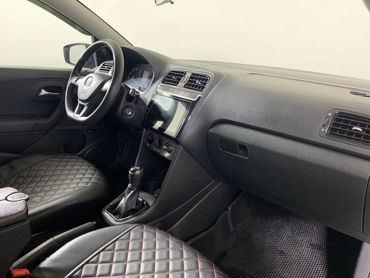 VOLKSWAGEN Polo 1.6, 2019 года, Механика, ЧЕРНЫЙ