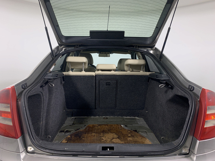 SKODA Octavia 2, 2008 года, Робот, Золотистый