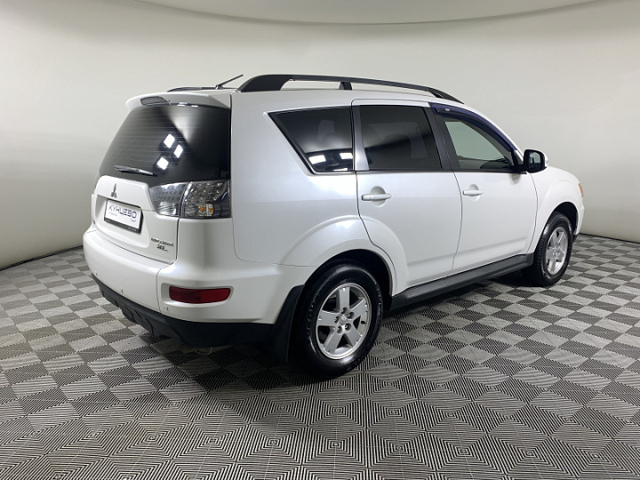 Mitsubishi Outlander 2, 2011 года, Вариатор, Белый