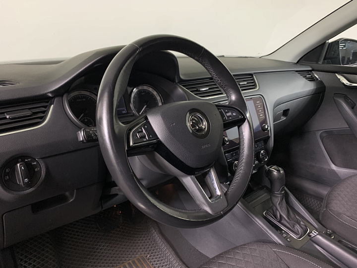 Skoda Octavia 1.6, 2018 года, Автоматическая, Черный