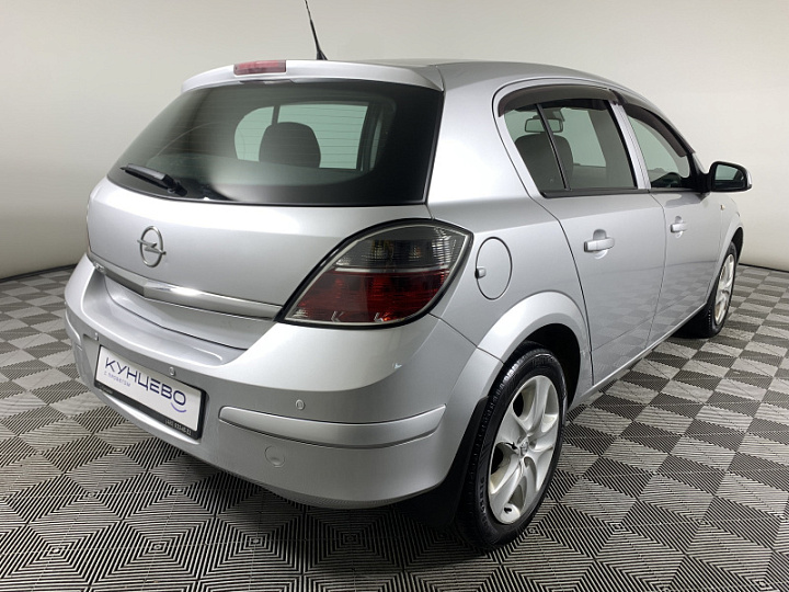 Opel Astra 1.8, 2014 года, Автоматическая, Серебристый