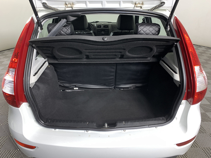 Lada Granta 1.6, 2019 года, Механика, БЕЛЫЙ