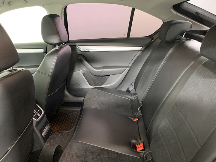 SKODA Octavia 1.6, 2014 года, Автоматическая, КОРИЧНЕВЫЙ