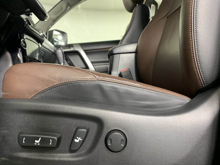 TOYOTA Land Cruiser Prado 2.8, 2017 года, Автоматическая, ЧЕРНЫЙ
