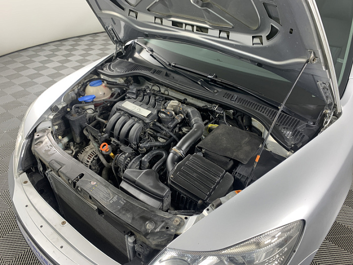 SKODA Octavia 1.6, 2013 года, Автоматическая, Серебристый