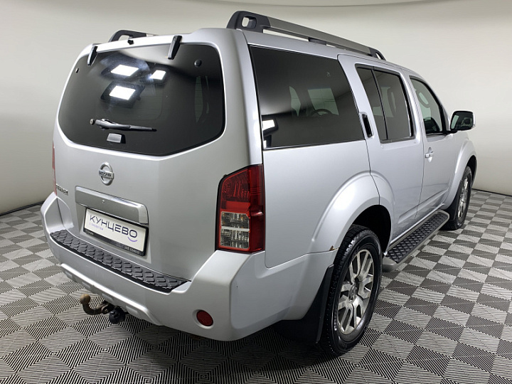 NISSAN Pathfinder 2.5, 2010 года, Автоматическая, Серебристый