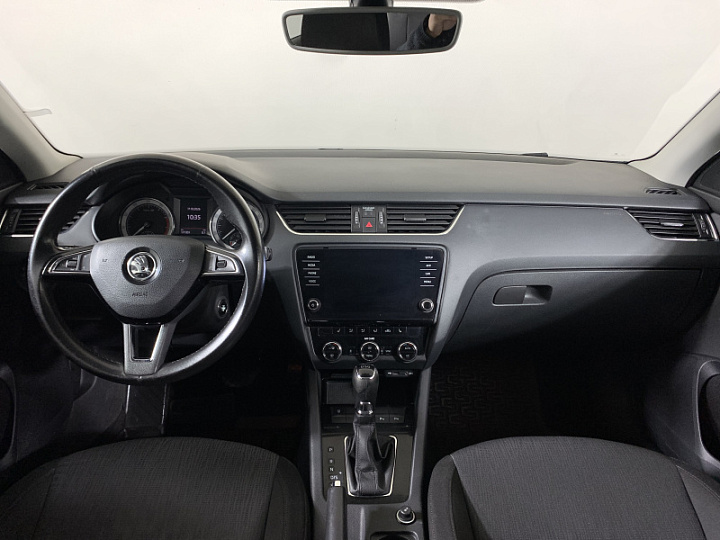 Skoda Octavia 1.8, 2017 года, Робот, ТЕМНО-СИНИЙ