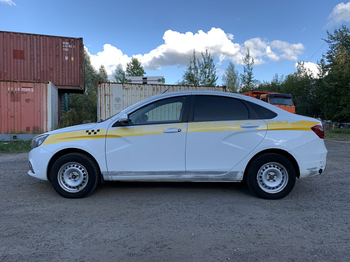 LADA (ВАЗ) Vesta 1.6, 2019 года, Механика, Белый