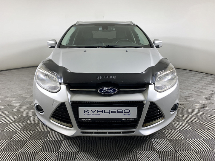 Ford Focus 1.6, 2014 года, Механика, Серебристый