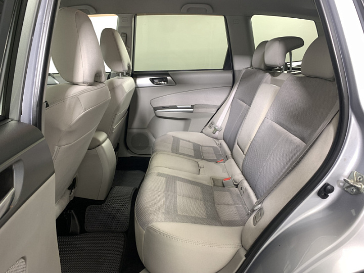 Subaru Forester 2, 2012 года, Автоматическая, Серебристый