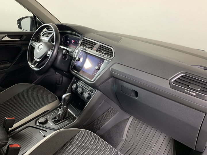 VOLKSWAGEN Tiguan 2, 2018 года, Робот, ЧЕРНЫЙ