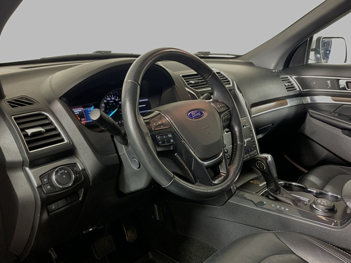 FORD Explorer 3.5, 2018 года, Автоматическая, Серебристый