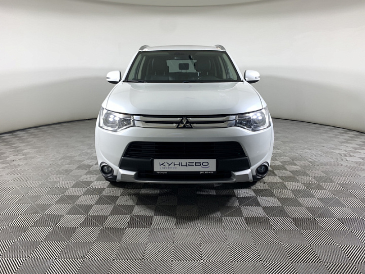 Mitsubishi Outlander 2.4, 2014 года, Вариатор, Белый