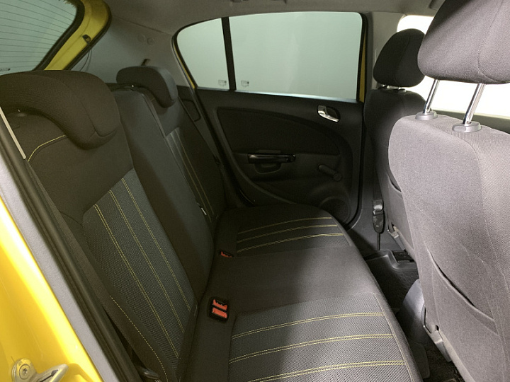 Opel Corsa 1.4, 2013 года, Автоматическая, желтый