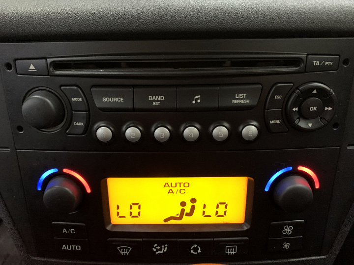 CITROEN C4 1.6, 2010 года, Автоматическая, КРАСНЫЙ