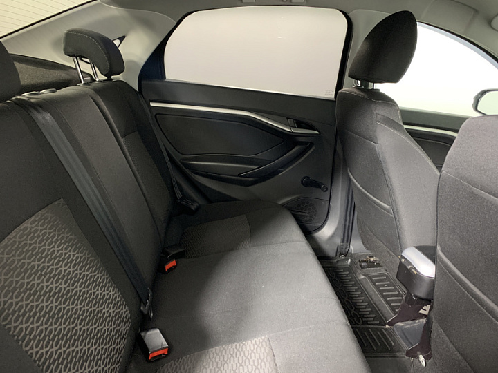 Lada Vesta 1.6, 2015 года, Робот, ЧЕРНЫЙ