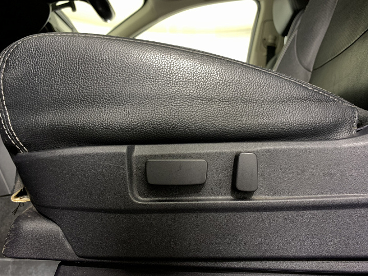 Mitsubishi Outlander 2.4, 2015 года, Вариатор, Серебристый