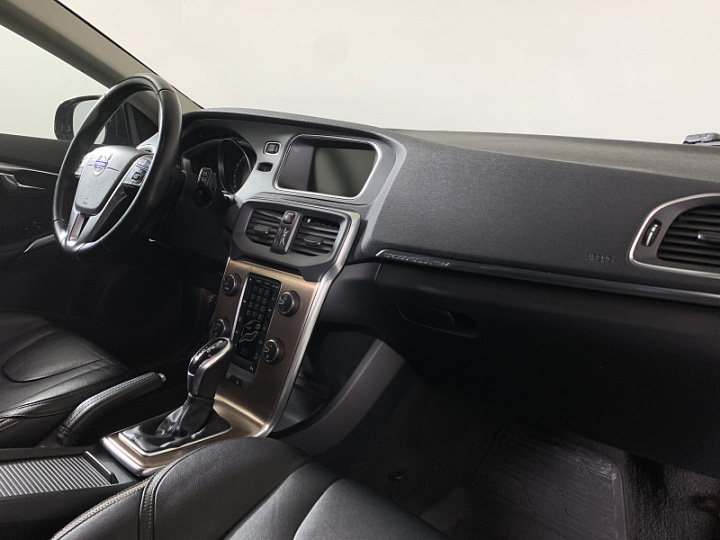 Volvo V40 2, 2014 года, Автоматическая, Черный