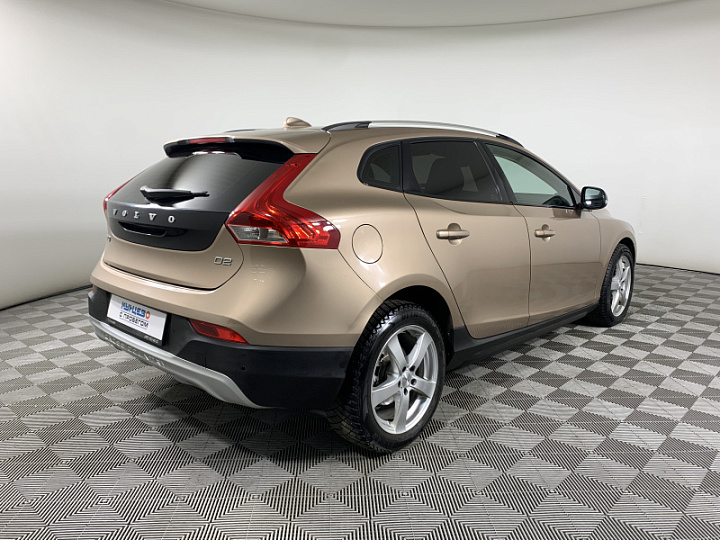 VOLVO V40 1.6, 2015 года, Робот, Бронзовый