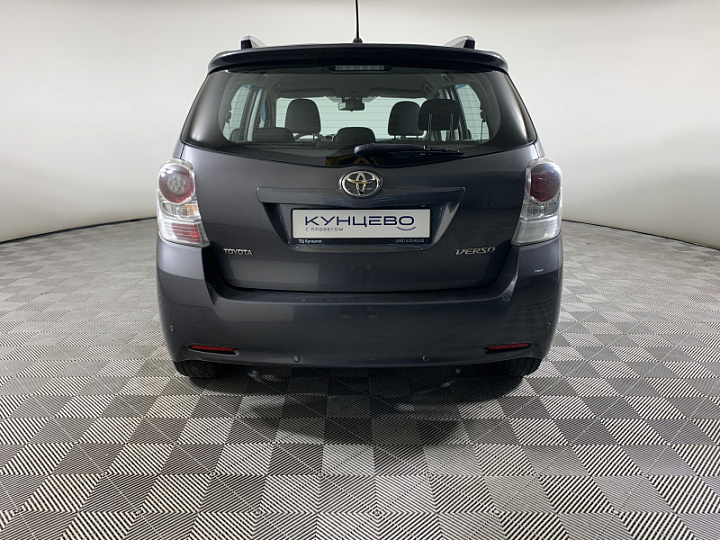 Toyota Verso 1.8, 2012 года, Вариатор, Серый