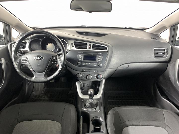 KIA Ceed 1.6, 2013 года, Механика, Черный перламутр