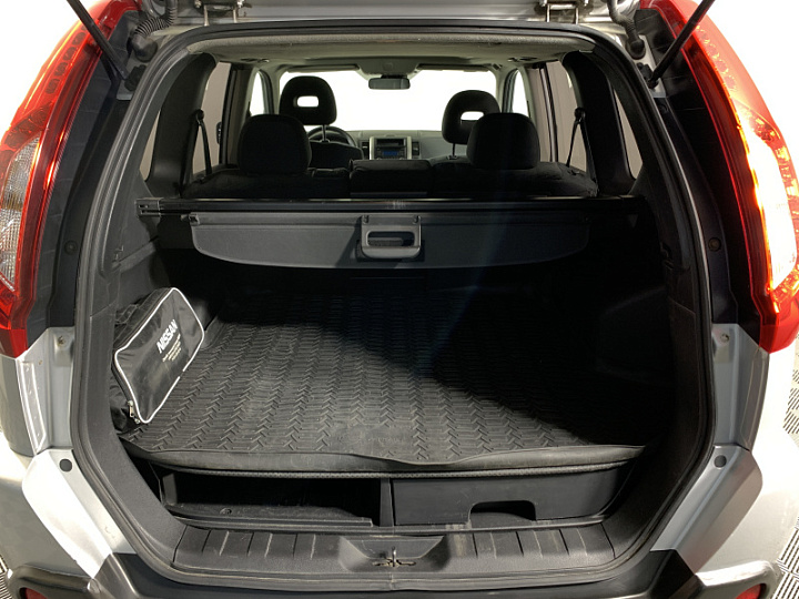 NISSAN X-Trail 2, 2012 года, Механика, Серебристый