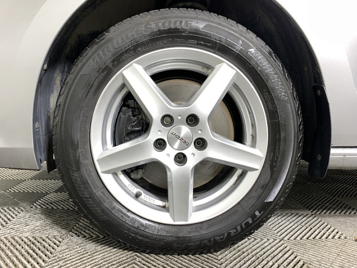 VOLKSWAGEN Polo 1.6, 2019 года, Механика, Серебристый