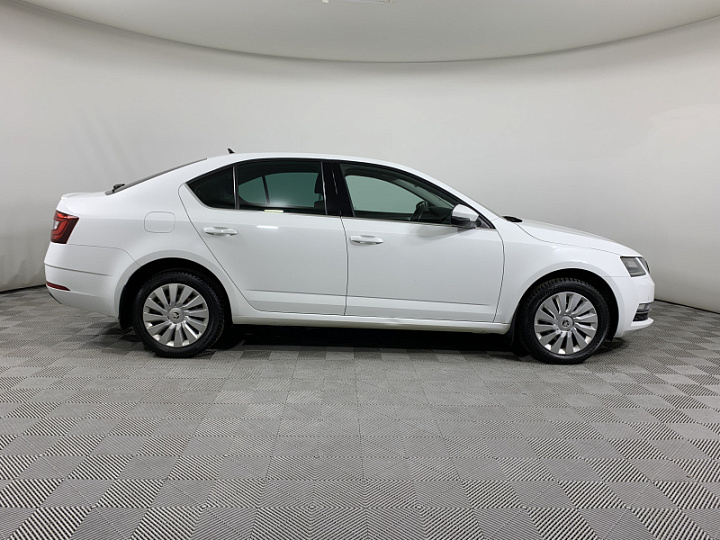 SKODA Octavia 1.8, 2018 года, Механика, БЕЛЫЙ