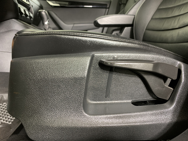 SKODA Octavia 1.8, 2016 года, Робот, БЕЛЫЙ