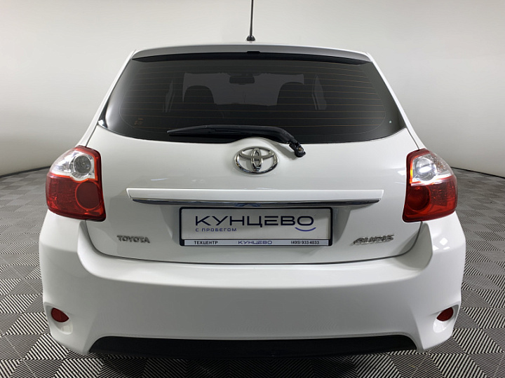 TOYOTA Auris 1.6, 2010 года, Автоматическая, БЕЛЫЙ