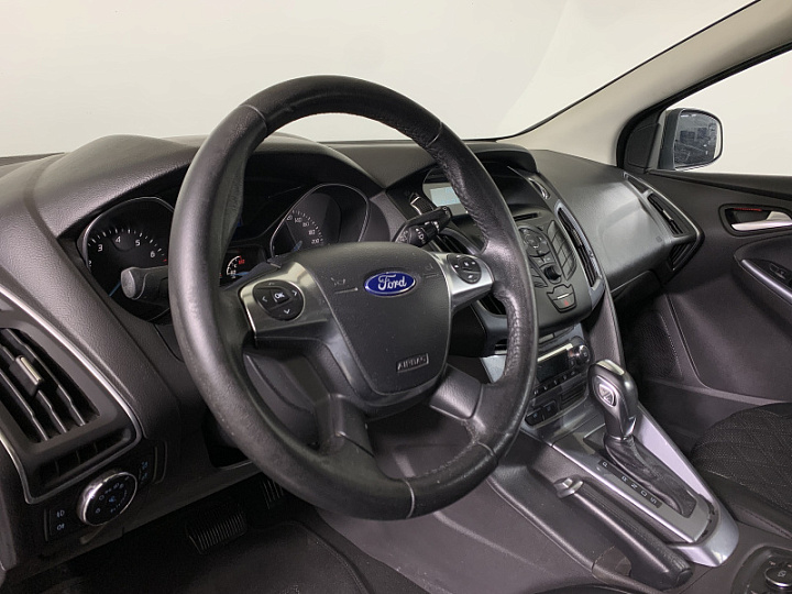 Ford Focus 2, 2013 года, Робот, Светло серый