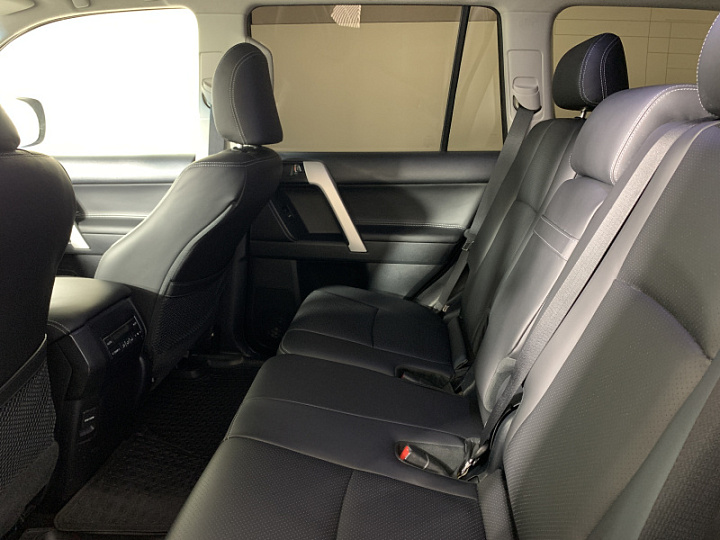 TOYOTA Land Cruiser Prado 2.7, 2018 года, Автоматическая, ЧЕРНЫЙ