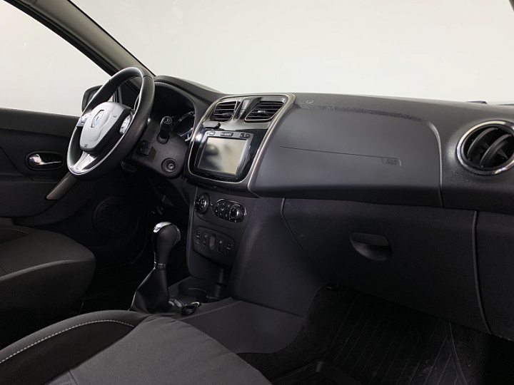 RENAULT Sandero Stepway 1.6, 2018 года, Автоматическая, Серебристо-желтый