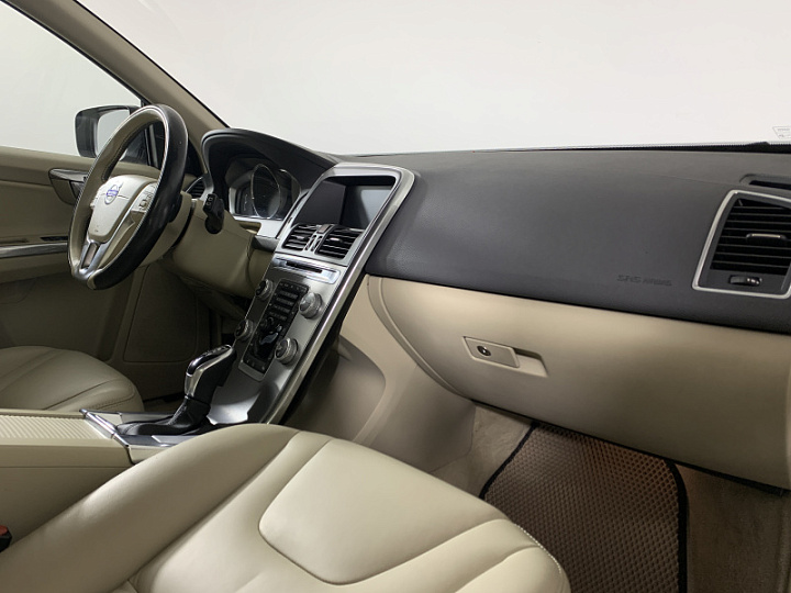 VOLVO XC60 2.4, 2017 года, Автоматическая, ЧЕРНЫЙ