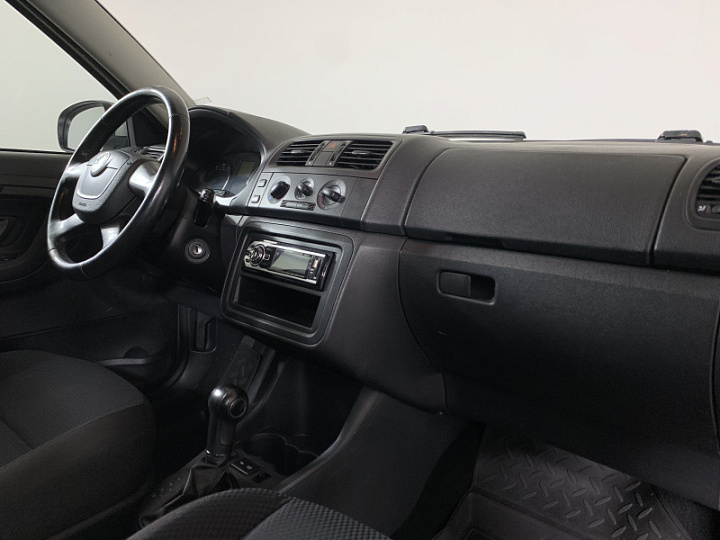 SKODA Fabia 1.6, 2010 года, Автоматическая, СЕРЫЙ