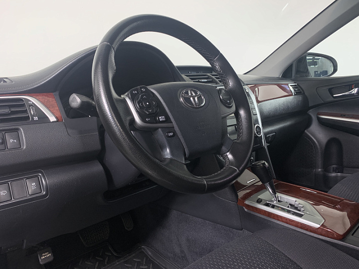 TOYOTA Camry 2.5, 2013 года, Автоматическая, БЕЛЫЙ