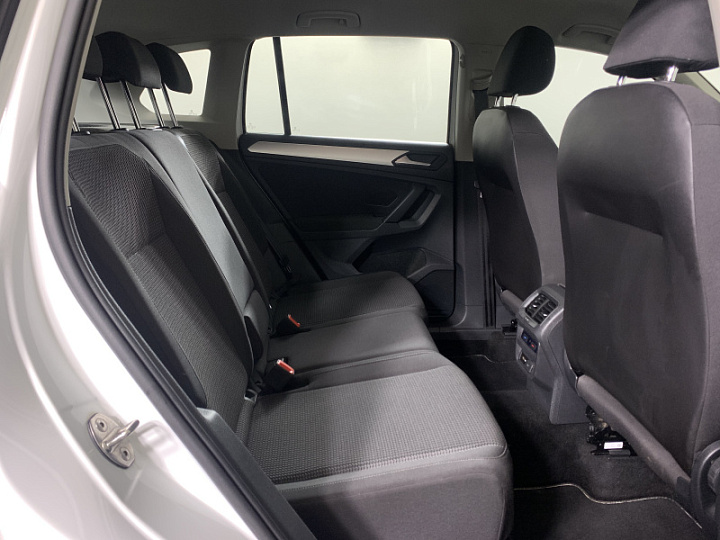 Volkswagen Tiguan 1.4, 2019 года, Робот, Белый