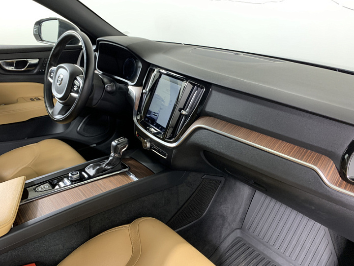 VOLVO V60 Cross Country 2, 2019 года, Автоматическая, Серо-зеленый