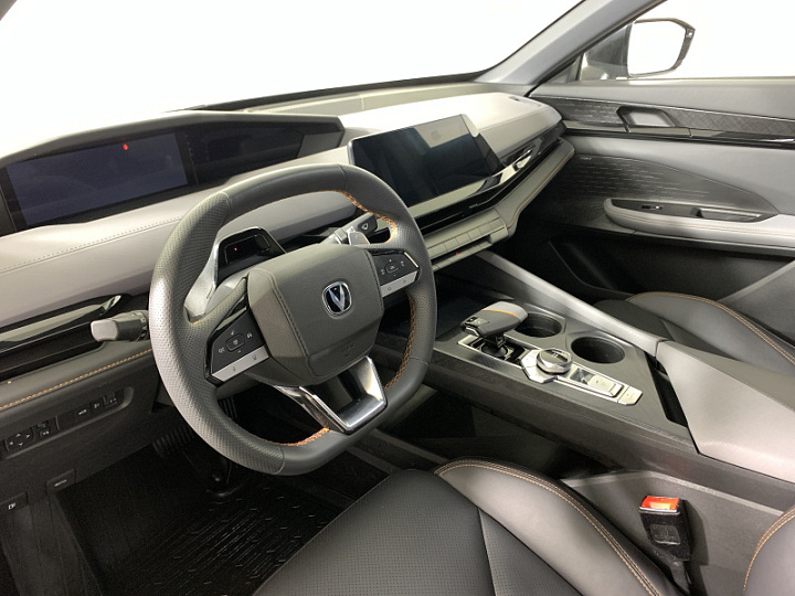 Changan UNI-V 1.5, 2023 года, Робот, Светло серый