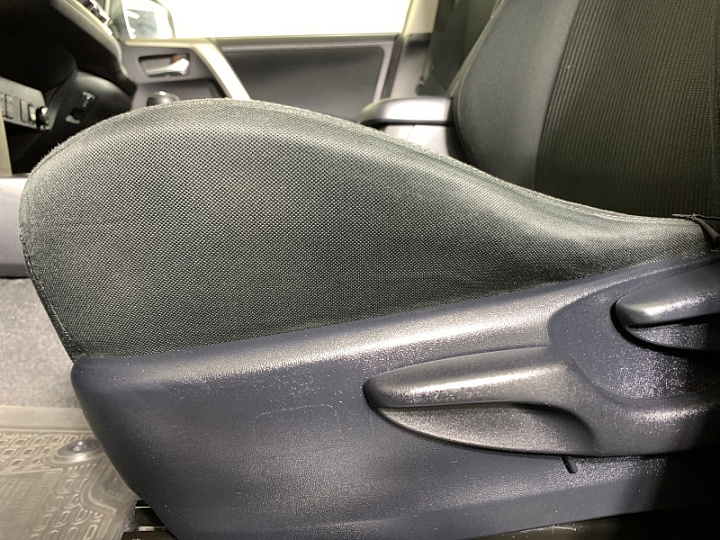 TOYOTA RAV4 2, 2014 года, Вариатор, Серебристый