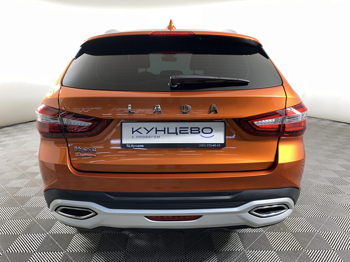 Lada Vesta 1.6, 2023 года, Механика, ОРАНЖЕВЫЙ