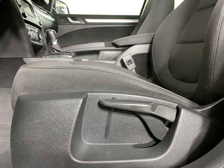 SKODA Superb 1.8, 2015 года, Робот, ЧЕРНЫЙ