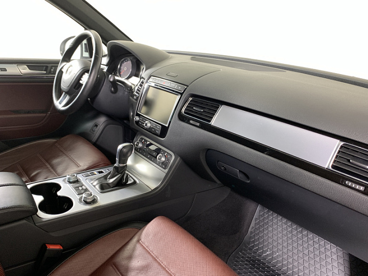 VOLKSWAGEN Touareg 3, 2018 года, Автоматическая, БЕЛЫЙ