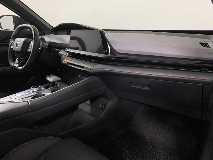 CHANGAN UNI-V 1.5, 2023 года, Робот, ЧЕРНЫЙ