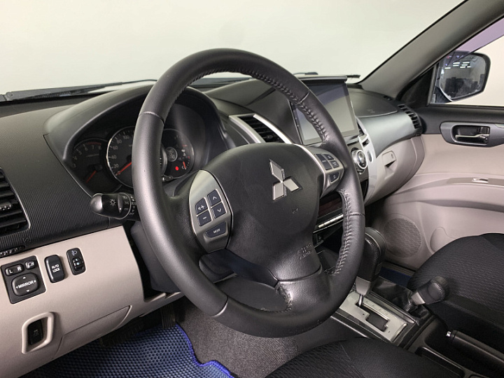 Mitsubishi Pajero Sport 3, 2015 года, Автоматическая, Черный