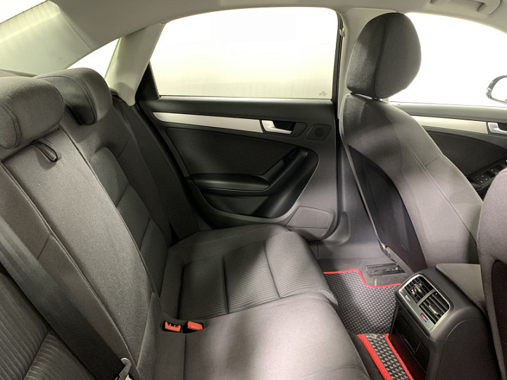 AUDI A4 1.8, 2010 года, Вариатор, ЧЕРНЫЙ