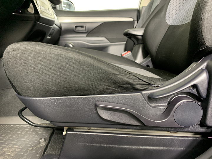 MITSUBISHI Outlander 2, 2013 года, Вариатор, Серебристый